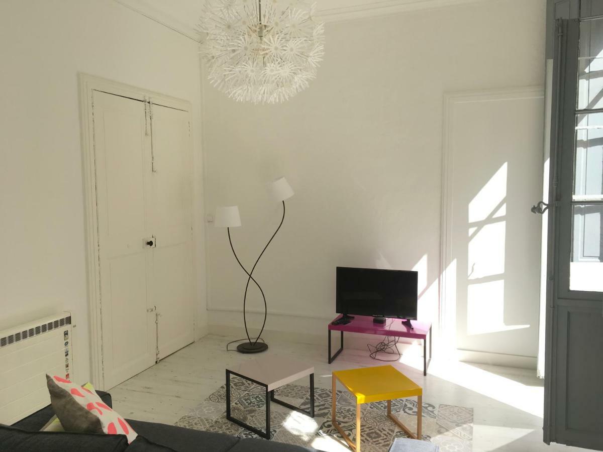 Chez Noelle Et Emmanuel Apartment มงต์เปอลิเยร์ ภายนอก รูปภาพ