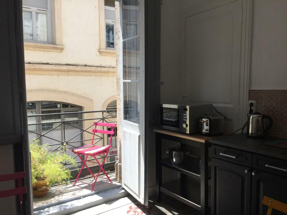 Chez Noelle Et Emmanuel Apartment มงต์เปอลิเยร์ ภายนอก รูปภาพ